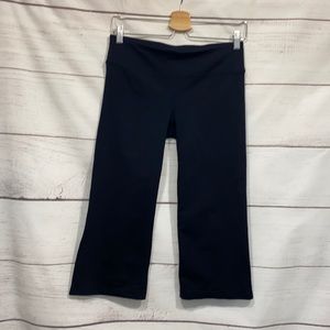 Gently used black gFlex black Gap Fit work out Capri cropped boot cut work out M